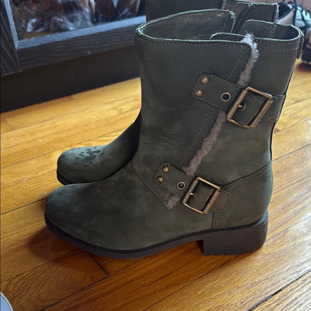 UGG Niels III Olive Green Women's Ankle Boots